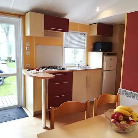 Mobilhome 5 Place Proche Kamp alanı *